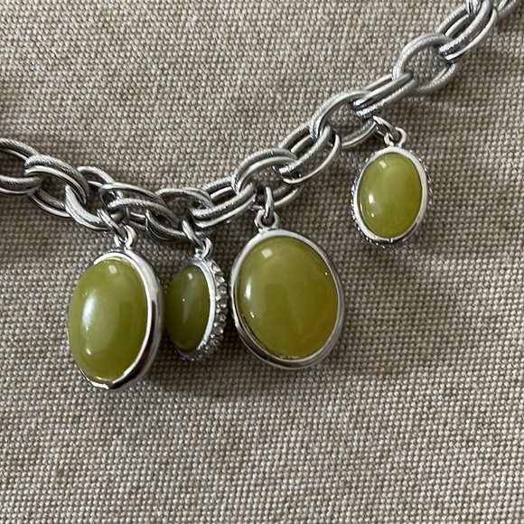 16” silver tone and pale yellow green color necklace with small rhinestones - Picture 2 of 4